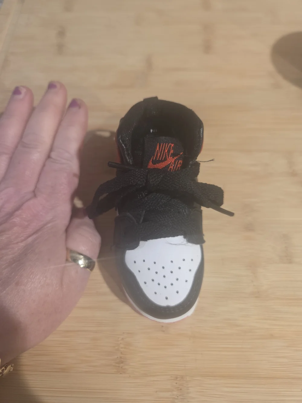 New Nike (Jordan) Power Bank. Real Leather Shoe 8000 Mah
